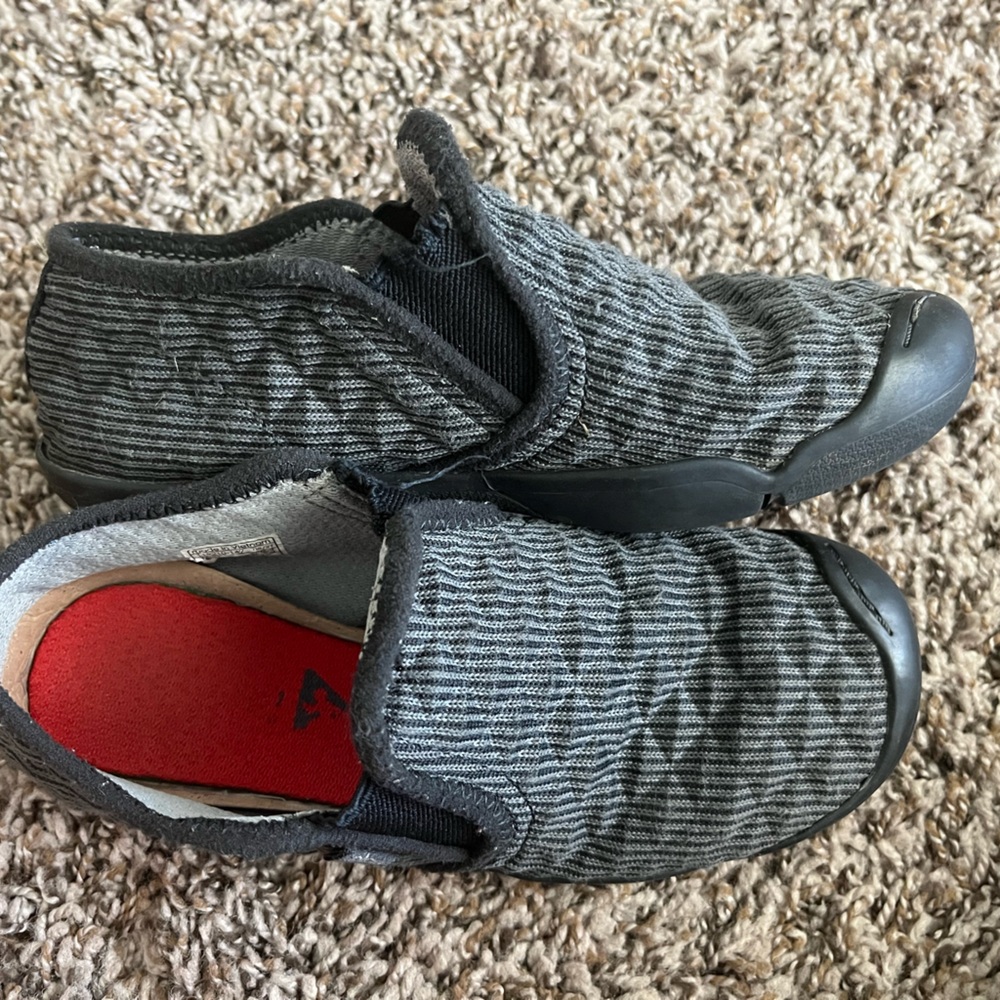 Girls Plae shoes size 1